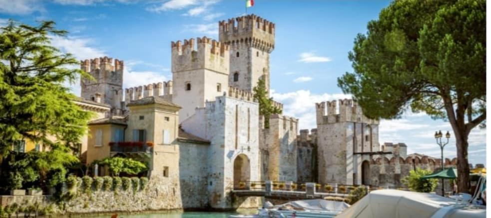 Hoya Apartment Sirmione Exteriör bild