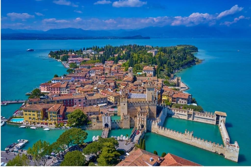 Hoya Apartment Sirmione Exteriör bild