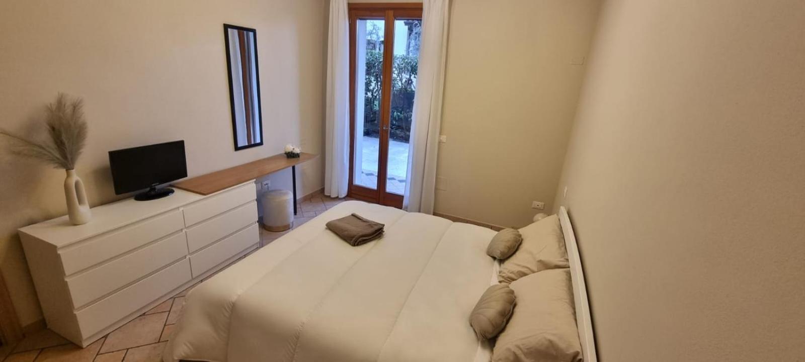 Hoya Apartment Sirmione Exteriör bild